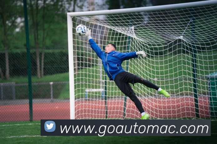 76人教练强调团队合作与角色适应以提升整体表现